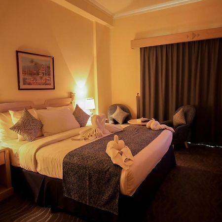 Green House Hotel Suites & Apartment Дубай Екстериор снимка