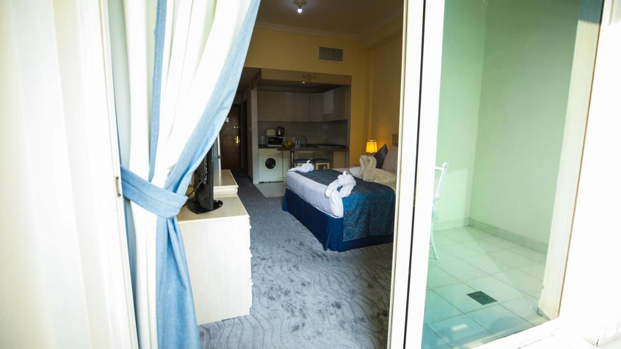 Green House Hotel Suites & Apartment Дубай Екстериор снимка